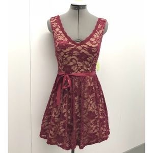 New nude and maroon floral lace short dress